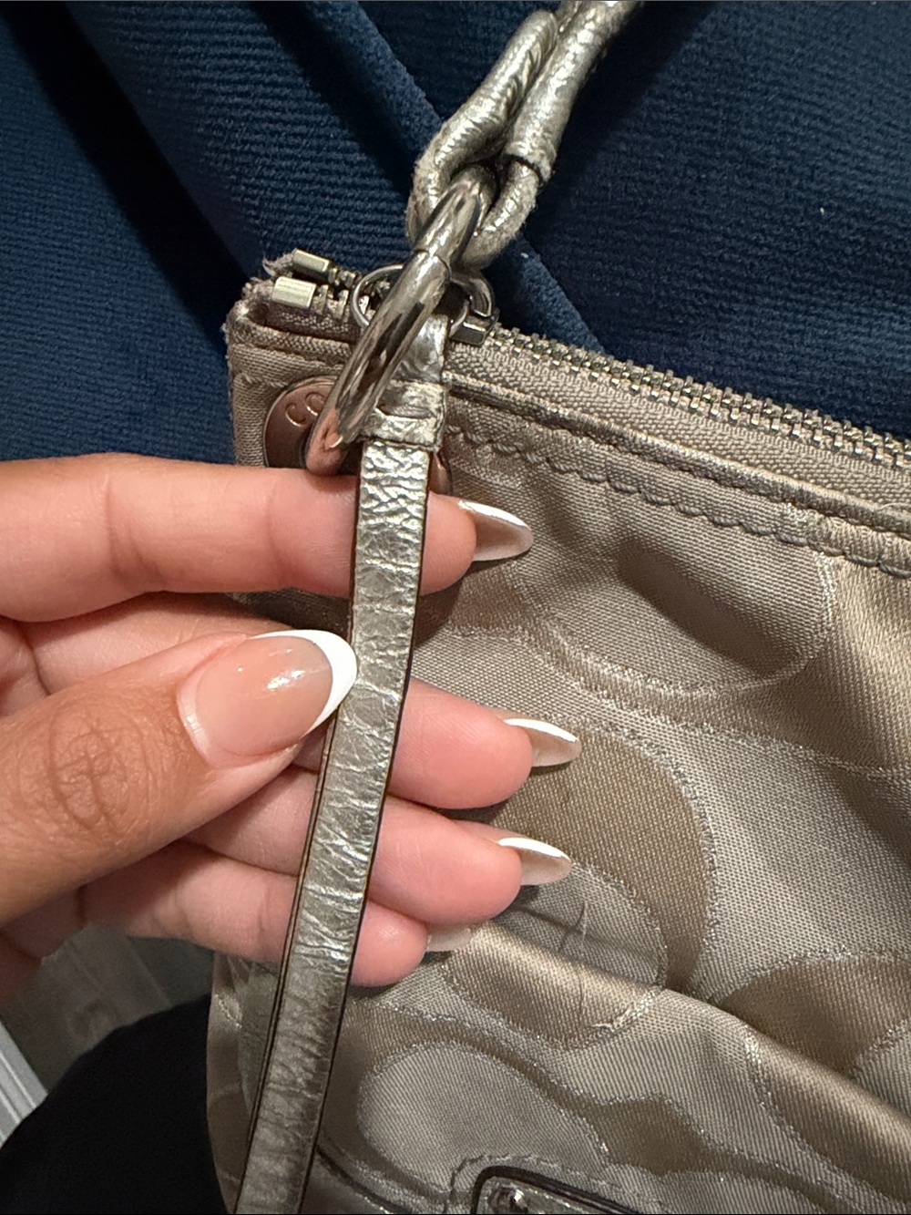 Coach Silver Poppy Signature Sateen Hippie Shoulder Bag VTG Discontinued - Picture 12 of 16